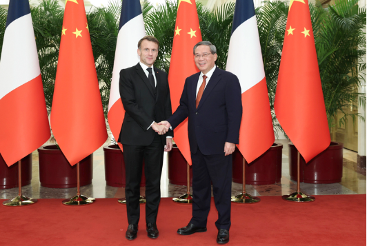 李强会见法国总统马克龙 李强会见法国总统马克龙